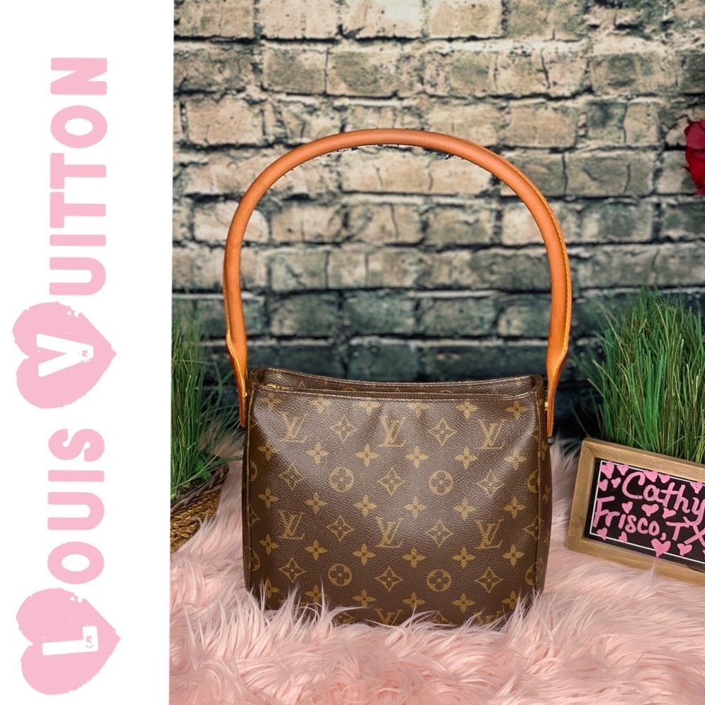 ⛔️SOLD⛔️Louis Vuitton Monogram Looping MM